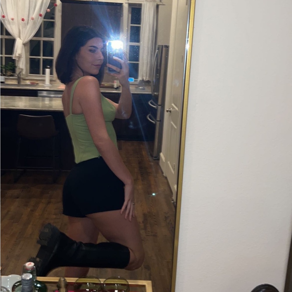 Aritzia/Wilfred Tie Front Short